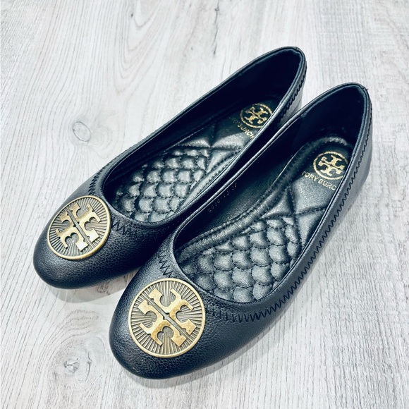 Tory Burch Shoes - Tory Burch Black Medallion Ballet Flats Size 6